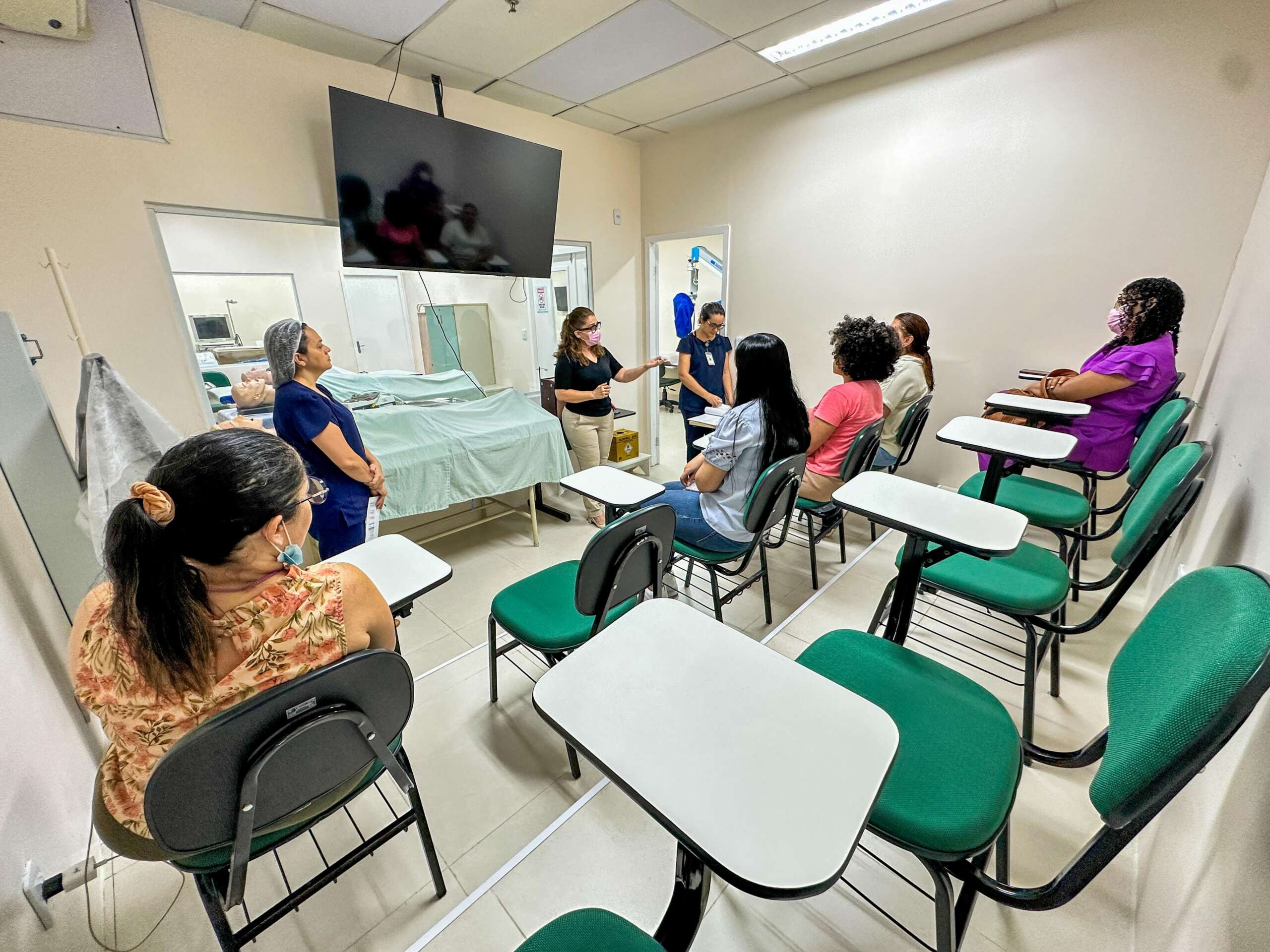 Escutar, acolher e orientar: capacitação une teoria e prática sobre amamentação no HGF